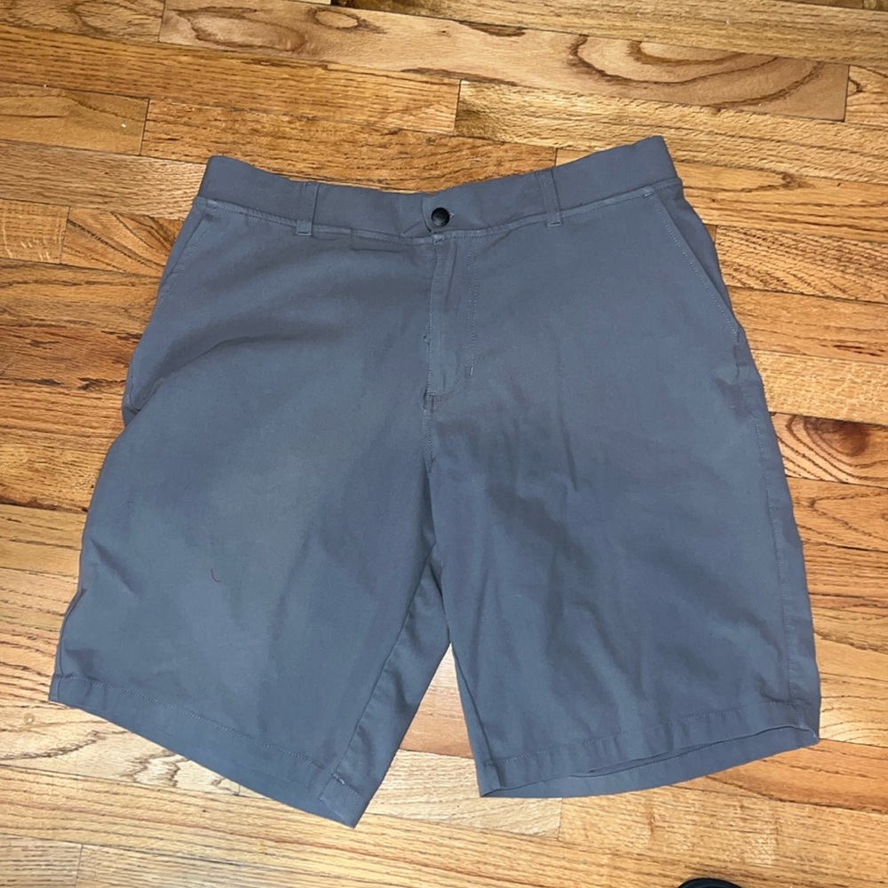 Mens‎ gray Hylete shorts.  36” waist